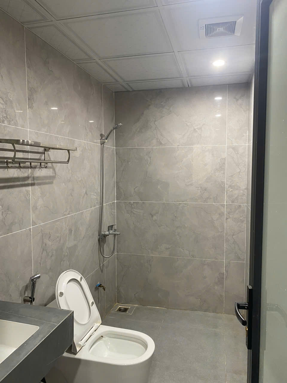 CHO THUÊ TÒA NHÀ LÔ GÓC 5 TẦNG TẠI KHẮC NIỆM – TP. BẮC NINH 16022116