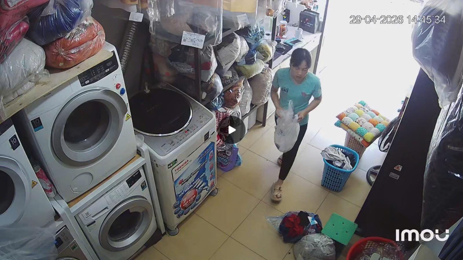 SANG NHƯỢNG TÂM HUYẾT CỬA HÀNG GIẶT LÀ & BÁN NƯỚC ÉP – VỊ TRÍ ĐẸP Địa chỉ: Số 35, ngõ 1194 Đường 16022118