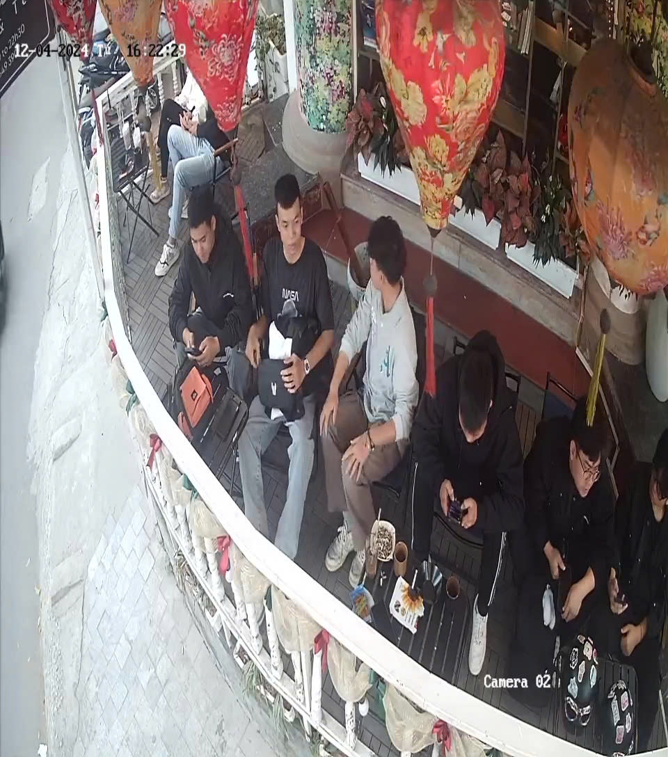 SANG NHƯỢNG QUÁN CAFE CÓ BAN CÔNG – LÊ VĂN LƯƠNG, HOÀNG NGÂN, HÀ NỘI 16022255