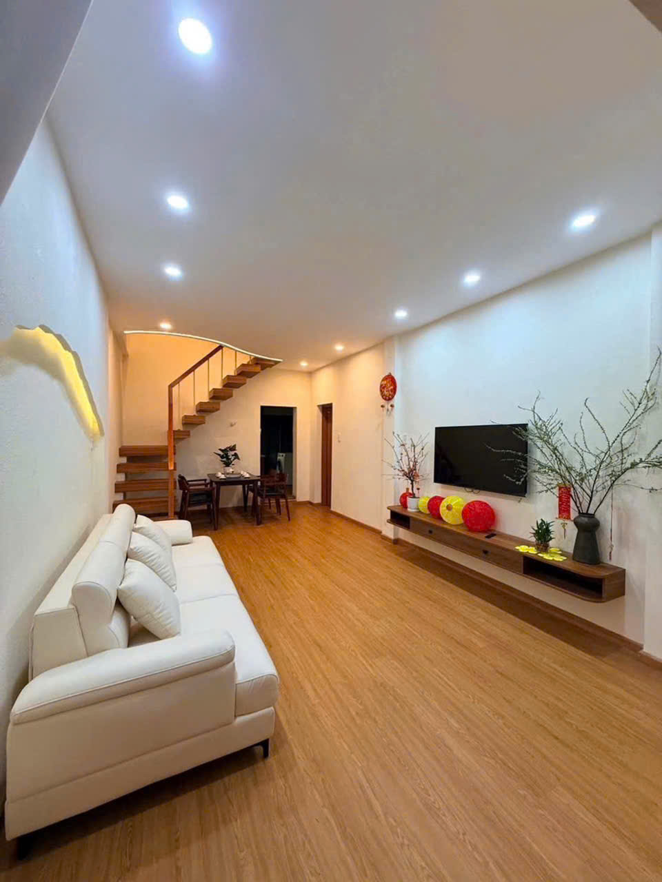 BÁN NHÀ 2 TẦNG PHẠM PHÚ THỨ -SÁT  CHỢ HÀN -,FULL NỘI THÂT ,20M RA ĐƯỜNG BĂCH ĐẰNG 16022264