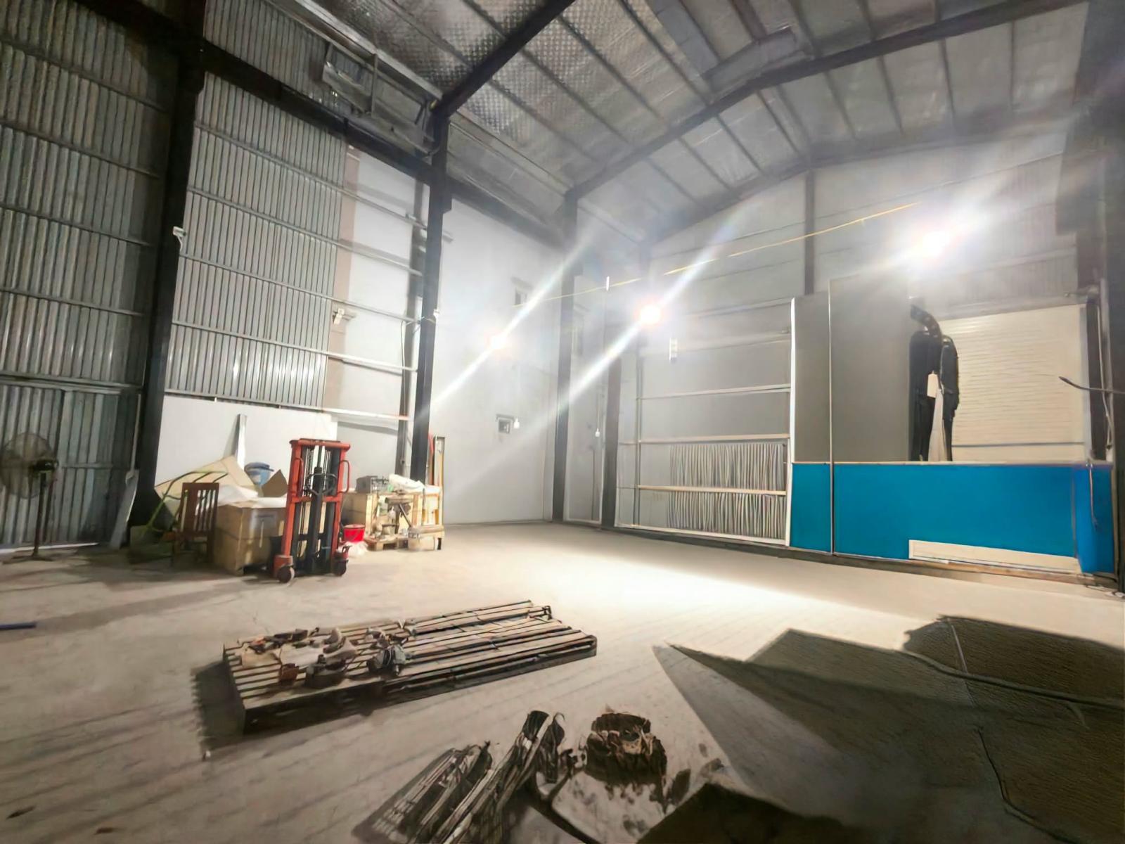 Cho thuê Kho xưởng 210m2, mt11m, xe tải lớn, 15tr/th, Nguyên Khê, Đông Anh. 16022326