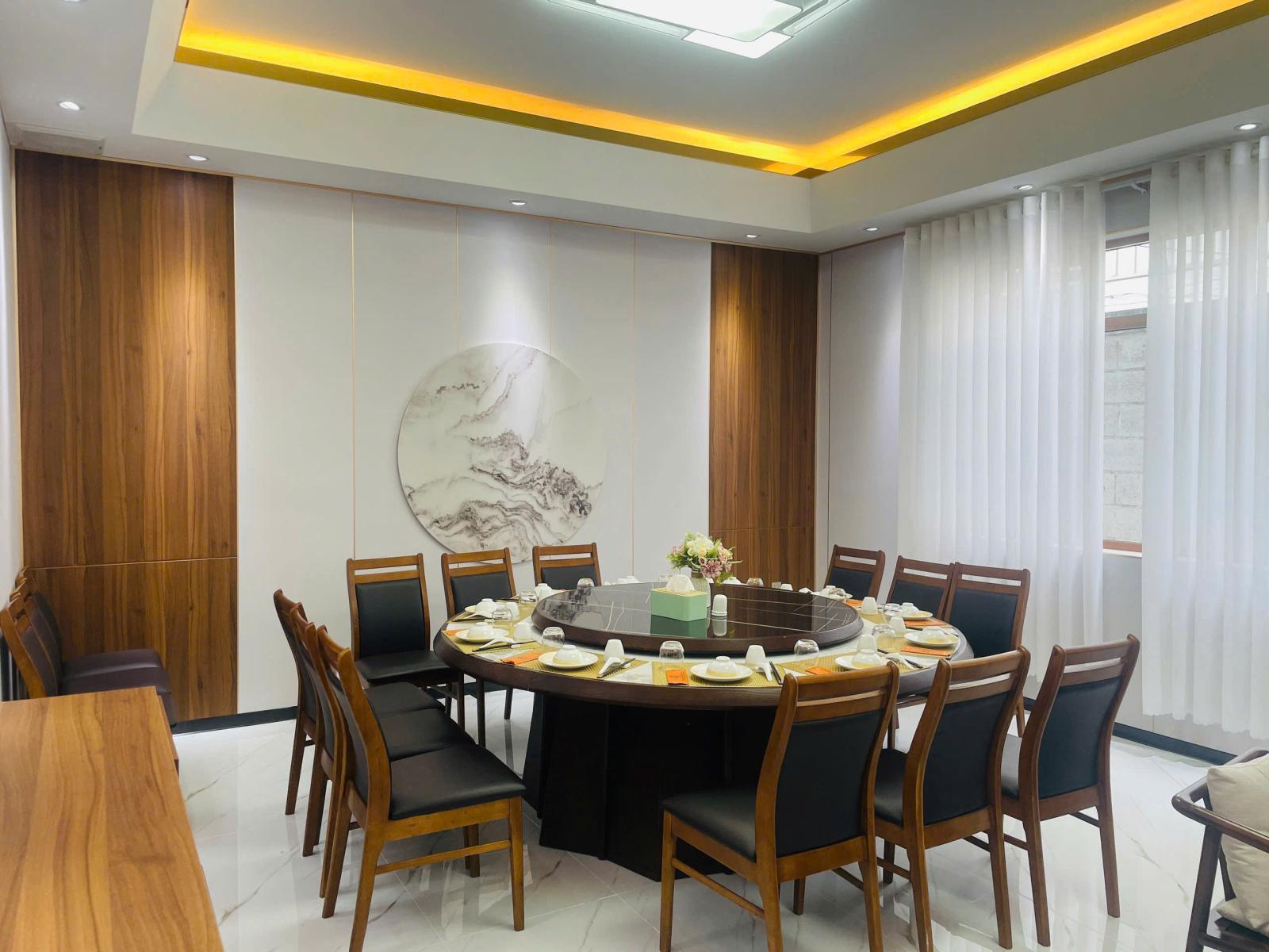 SANG NHÀ HÀNG CAO CẤP CHÍNH CHỦ TẠI KHU DÂN CƯ CHÁNH NGHĨA, BÌNH DƯƠNG 16022345
