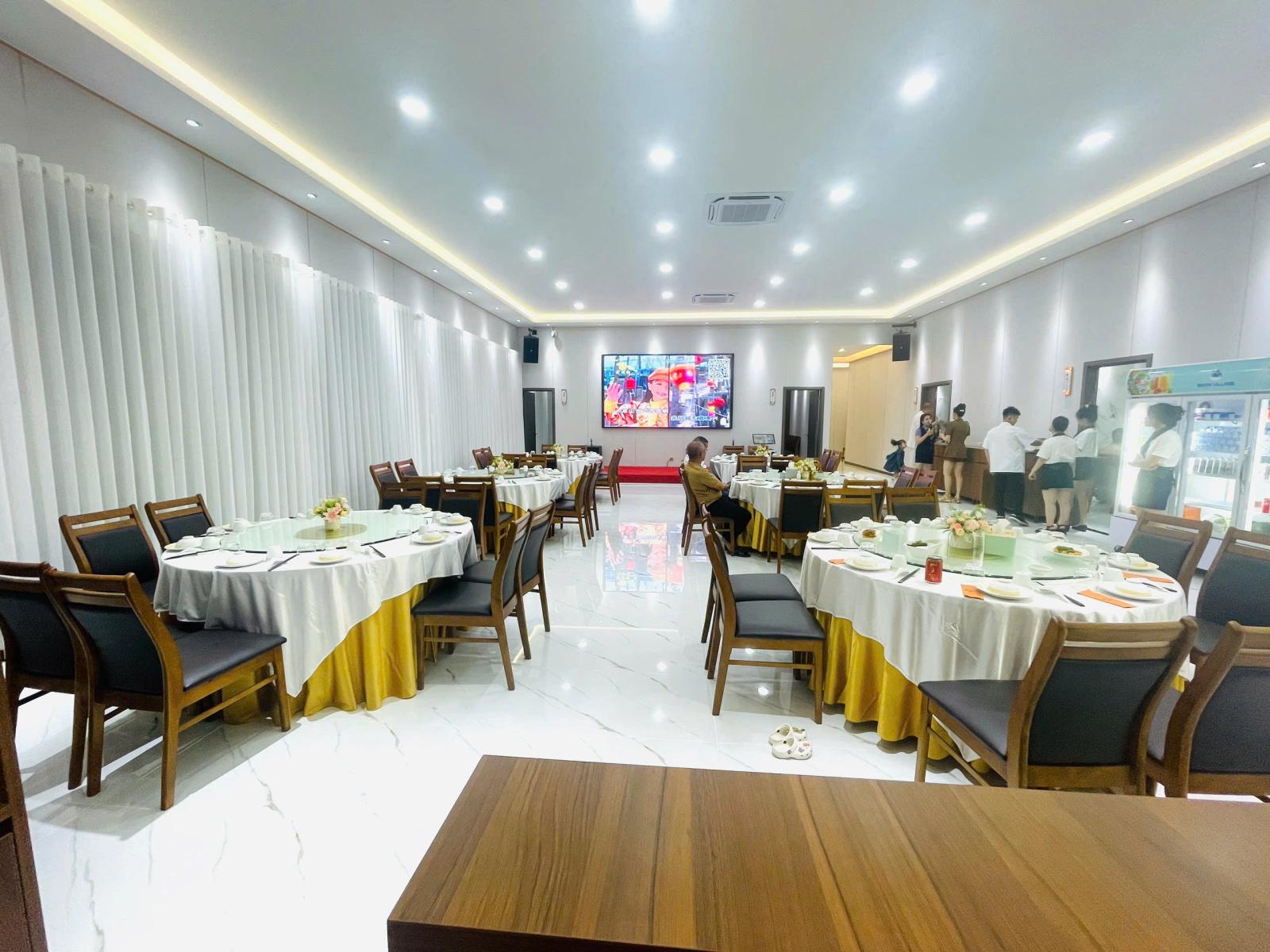 SANG NHÀ HÀNG CAO CẤP CHÍNH CHỦ TẠI KHU DÂN CƯ CHÁNH NGHĨA, BÌNH DƯƠNG 16022345