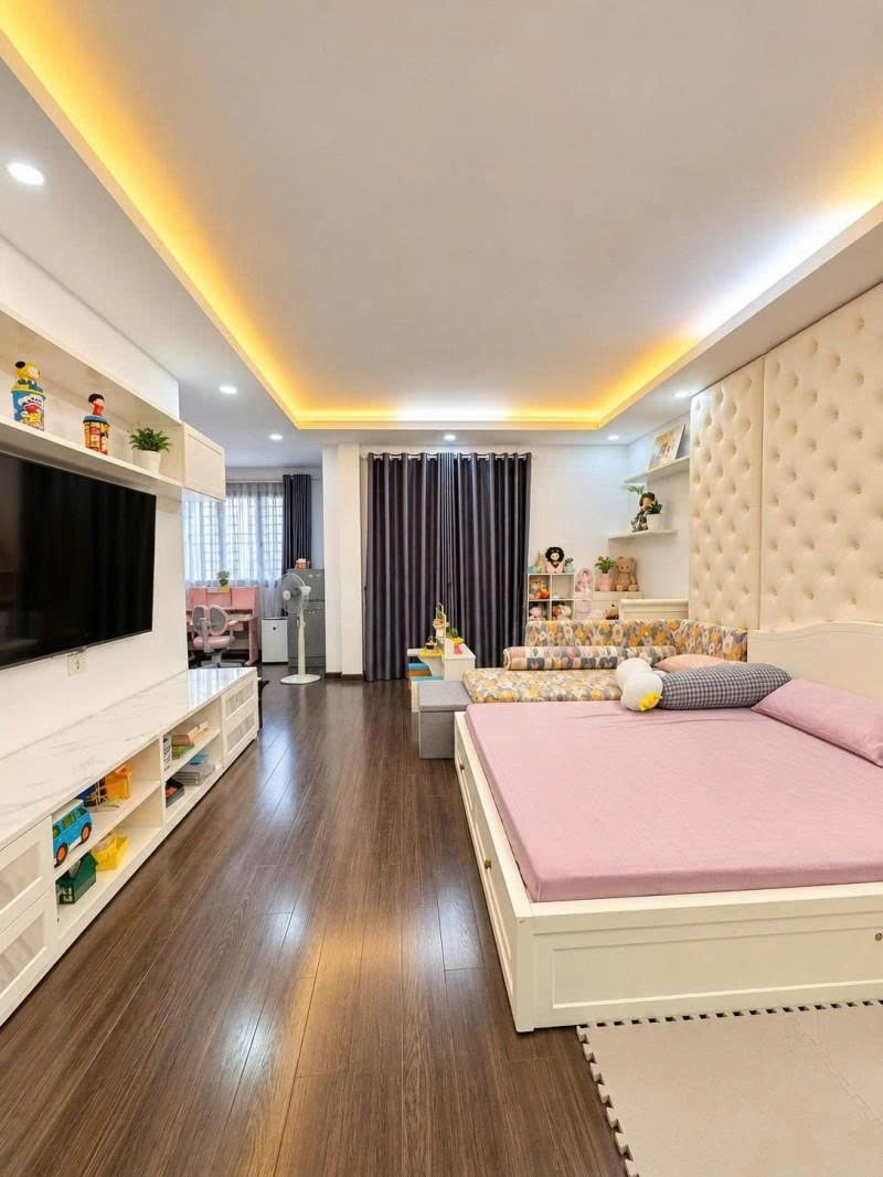 Bán nhà Biệt thự Hẻm 6m Yên Thế - giao Hồng Hà,  6,8x19m, 4 Tầng - 6PN, chỉ 26,6 Tỷ. 16022393