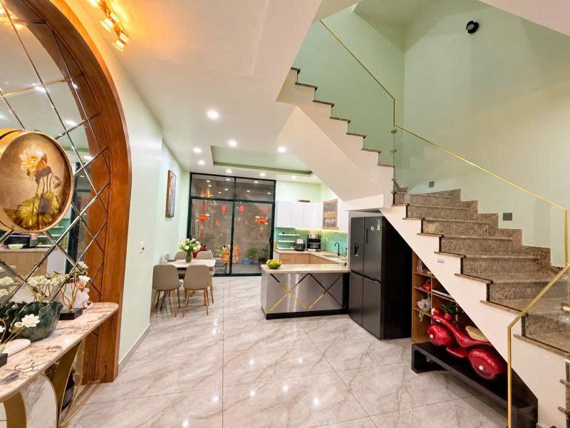 Bán nhà Mặt tiền Đồng Đen - đoạn gần Âu Cơ, 4,5x19m, 4 Tầng - 4PN, Sổ A4, chỉ 19,9 Tỷ. 16022407