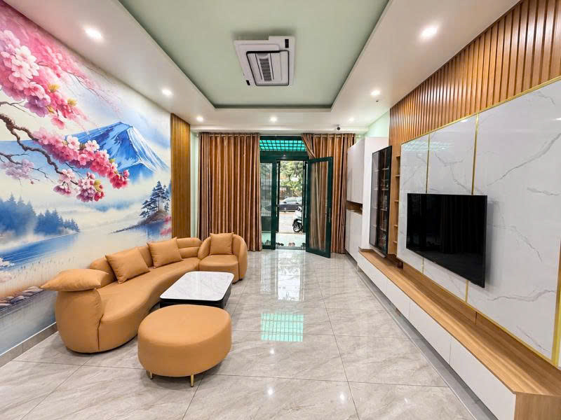 Bán nhà Mặt tiền Đồng Đen - đoạn gần Âu Cơ, 4,5x19m, 4 Tầng - 4PN, Sổ A4, chỉ 19,9 Tỷ. 16022407