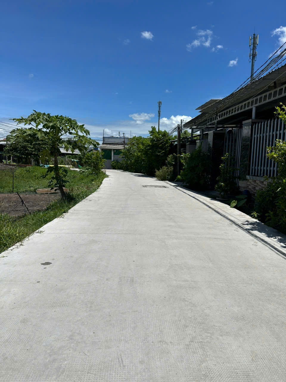 ĐẦU TƯ SINH LỜI - Cần Bán Nhà Hoặc Đất Vị trí Đẹp Trung Tâm Thị Trấn Đức Hòa,Huyện Đức Hòa, Long An. 16022437