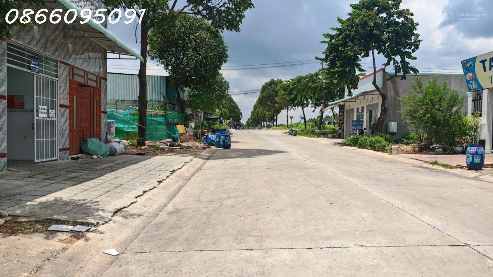Hàng hiếm, bán đất tặng nhà cấp 4 đường Chánh Phú Hòa 045, 120m2, 2,8 tỷ 16022498