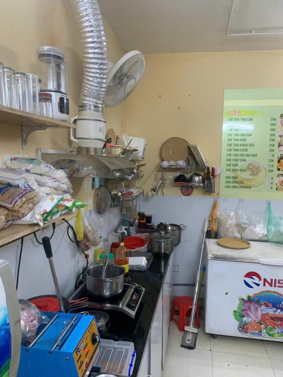 SANG NHƯỢNG CỬA HÀNG CHÈ THÁI và NEM NƯỚNG NHA TRANG – CẦU GIẤY, HÀ NỘI 16022554