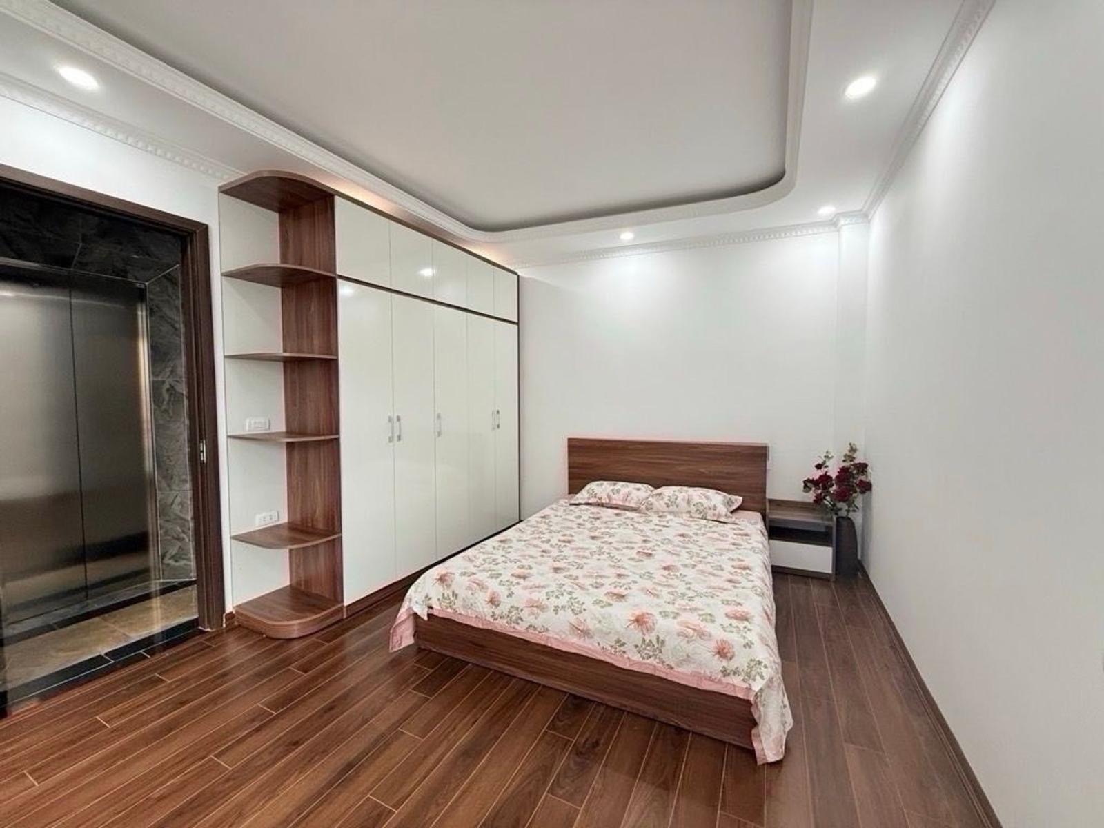 Bán nhà đẹp Ngọc Thuy- sát chợ- gần Mipec- 30m 6 tầng thang máy-oto đỗ cổng -full NT 8 tỷ(TL) 16022603