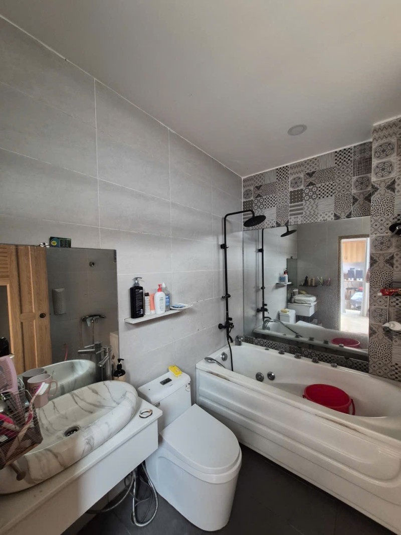 Bán nhà 97m2, 3 tầng, đường 102, Tăng Nhơn Phú A, Q9. Thủ Đức, TP HCM.  Giá 7.78 tỷ. 16022830