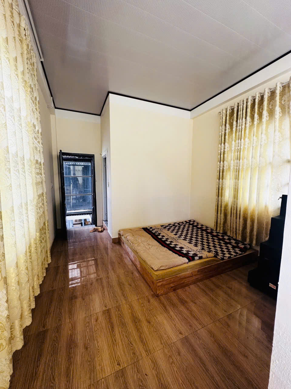 Cho thuê nhà mặt tiền 5 phòng kinh doanh đa ngành nghề giá 21 triệu đường Nguyễn Văn Trỗi Đà Lạt 16022860
