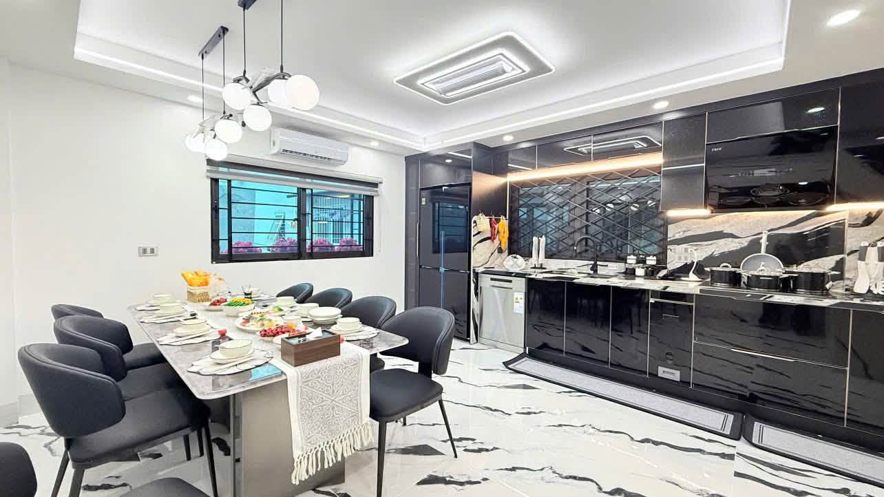Bán nhà phân lô phố Lạc Trung, 45m2, 4 tầng, mặt tiền 4m, nhỉnh 17 tỉ, vỉa hè, ô tô tránh 16022957