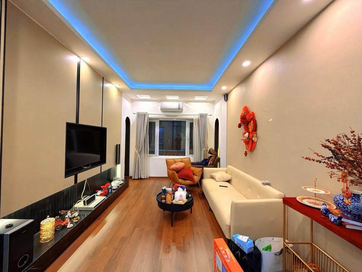 Chính chủ Bán nhà phố Quang Trung, 4 tầng, mặt tiền 4.6m, 48m2, 28.3 tỉ, kinh doanh đỉnh 16022986