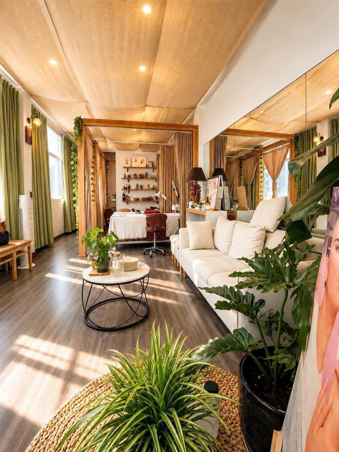 SANG NHƯỢNG SPA ĐANG HOẠT ĐỘNG – MẶT TIỀN TRẦN QUANG KHẢI, QUẬN 1, HỒ CHÍ MINH 16023003