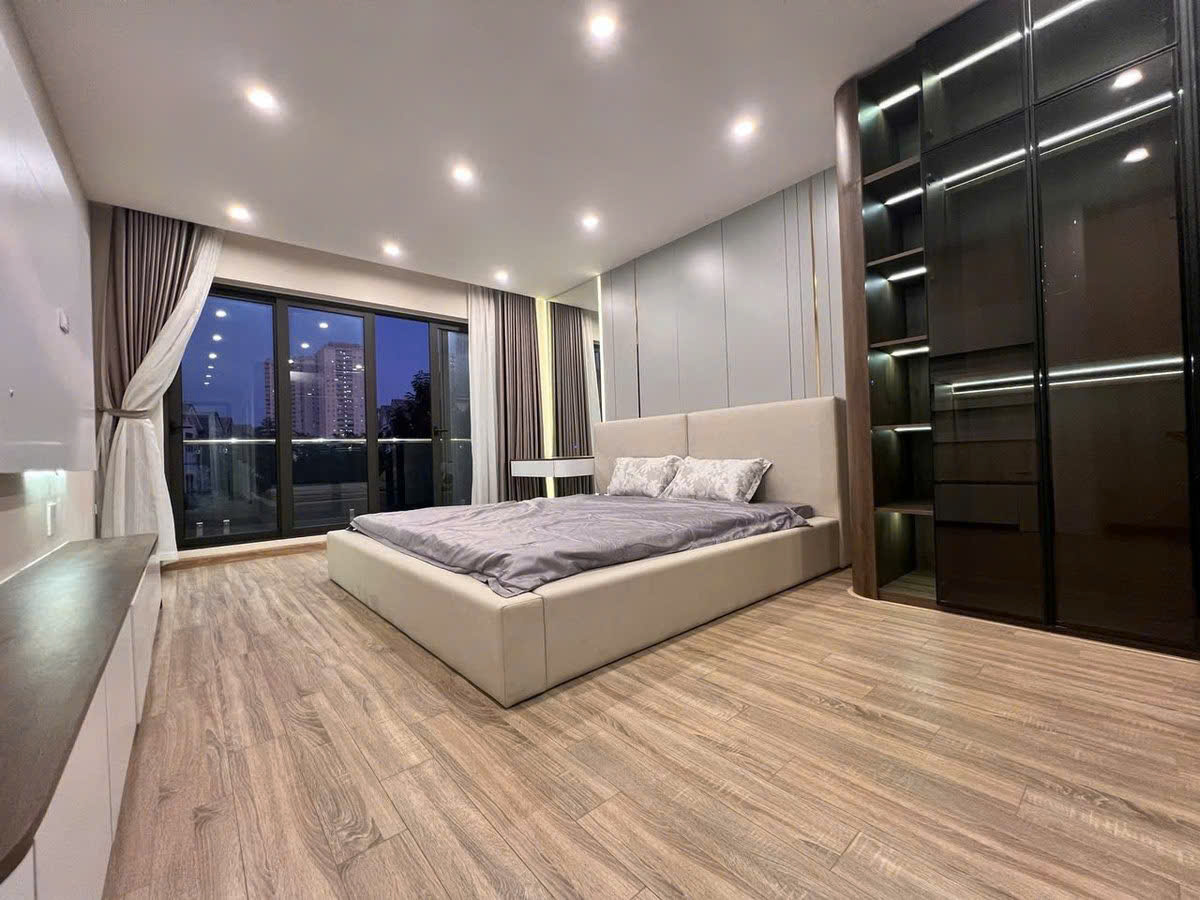 Săn nhà giá rẻ Thạch Bàn,60M,8 tầng gara ô tô,duplex full nội thất,KD,Hơn 18 tỷ 16023053