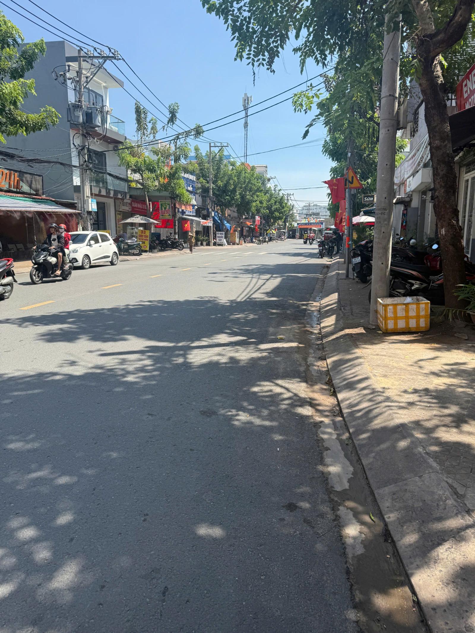 Bán nhà Mặt tiền Nguyễn Phúc Chu - gần Trường Chinh, 3,5/5,1x21m, 3 Tầng, 13,8 Tỷ. 16023073