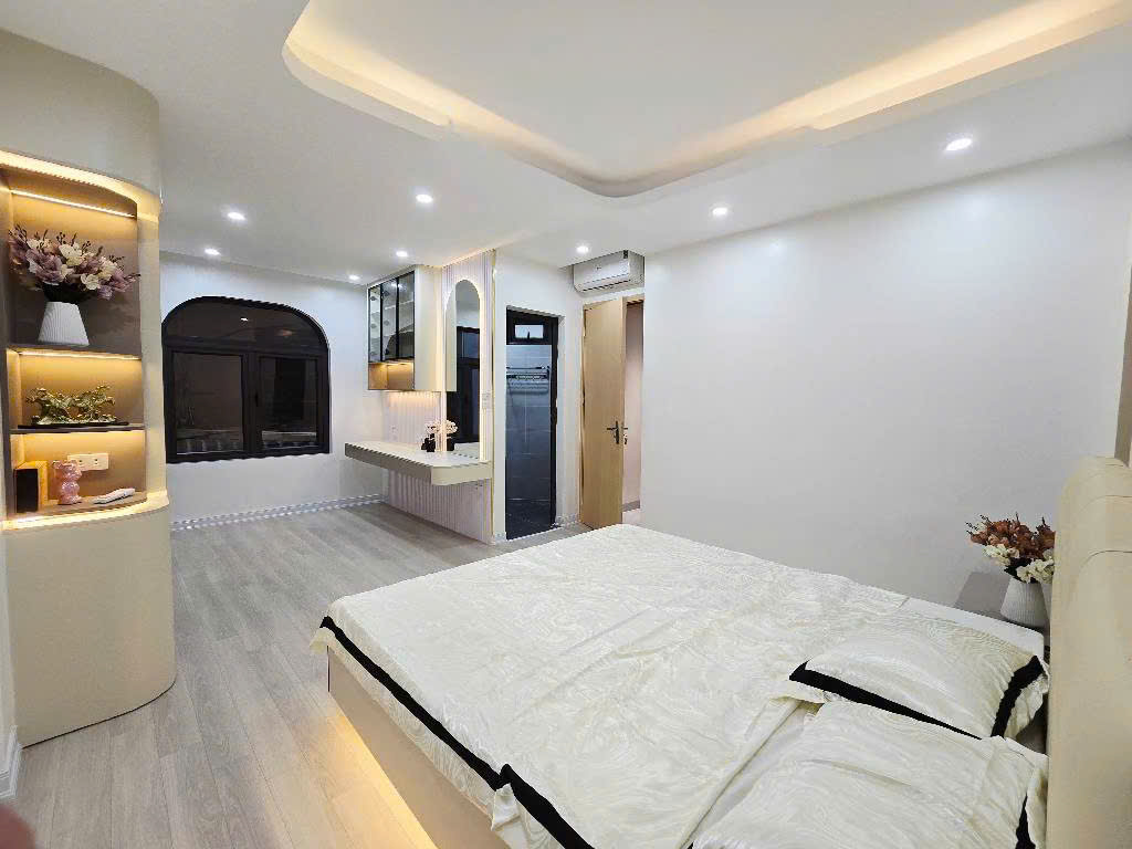 BÁN NHÀ HOÀNG MAI PHỐ GIÁP NHỊ GẦN BẾN XE GIÁP BÁT   36M² x 6 TẦNG  Ô TÔ ĐỖ CỬA  CHỈ 9.6 TỶ LH  16023152