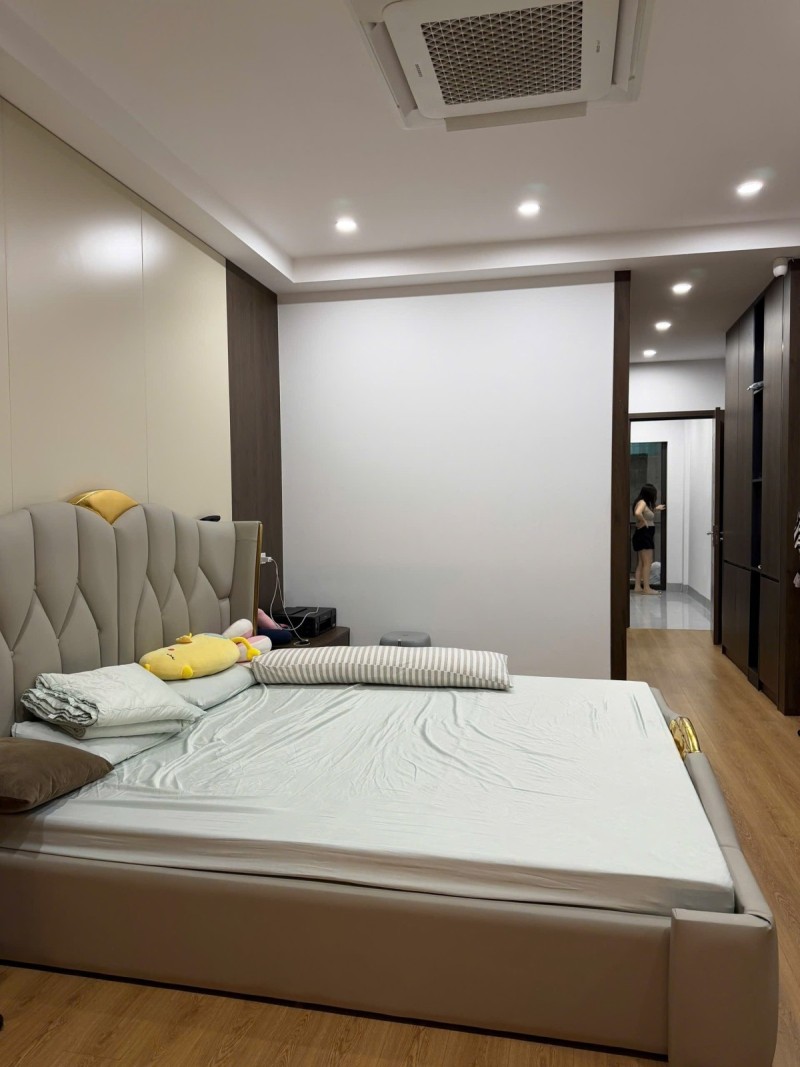 Bán nhà Hoa Lâm,Việt Hưng 6 tầng,64m,mt4m oto vào nhà nhỉnh 15 tỷ  16023153