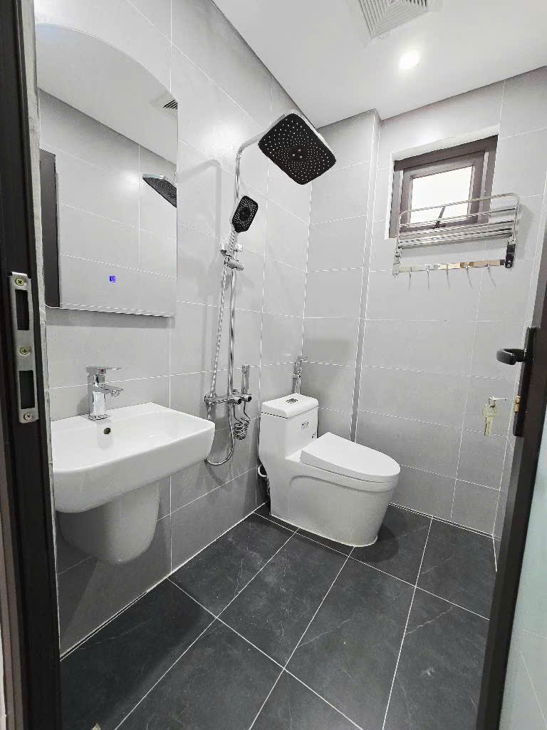 BÁN NHÀ HOÀNG MAI PHỐ GIÁP NHỊ GẦN BẾN XE GIÁP BÁT   36M² x 6 TẦNG  Ô TÔ ĐỖ CỬA  CHỈ 9.6 TỶ LH  16023152