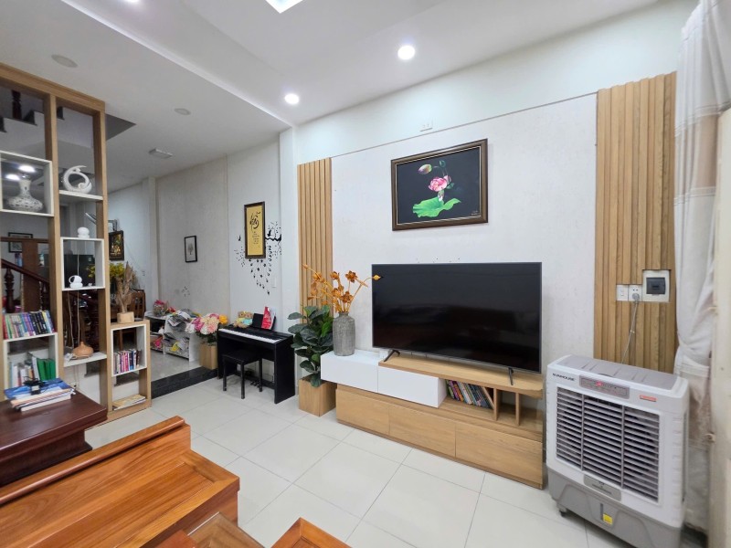 Bán nhà 3 tầng, Quốc Lộ 13, Hiệp Bình Phước, Thủ Đức, TP HCM,  sổ hồng riêng. Giá 7,28 tỷ. 16023178