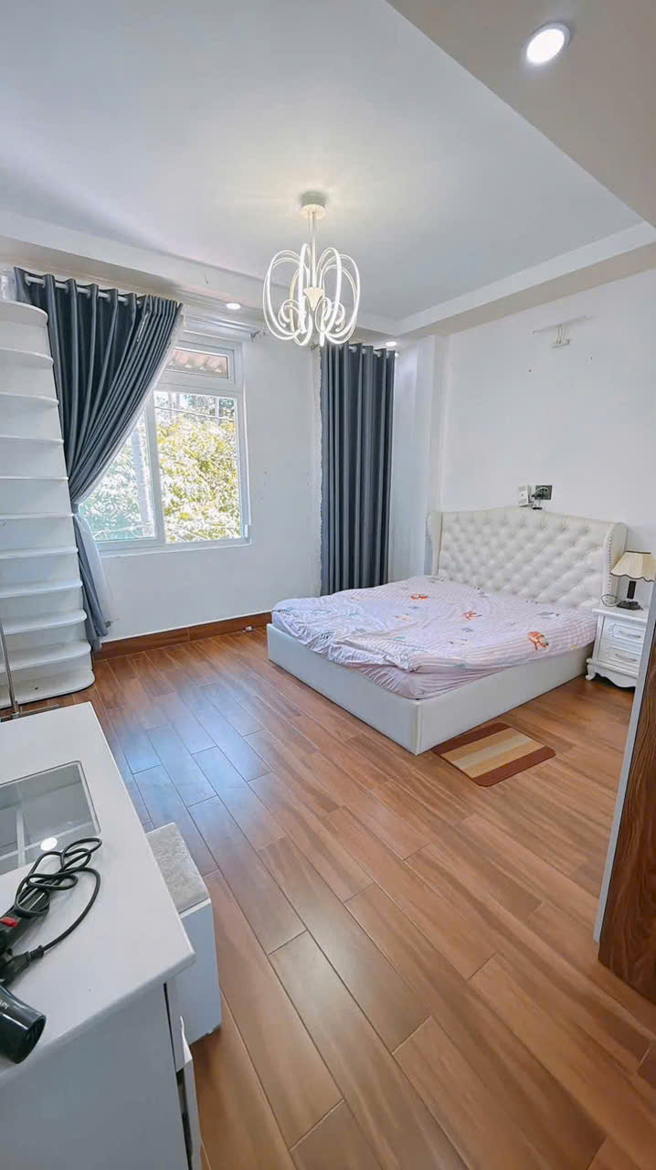 Cho thuê nhà nguyên căn 4 phòng ngủ có mặt bằng kinh doanh giá từ 16 triệu Mai Hoa Thôn Đà Lạt Lâm 16023182