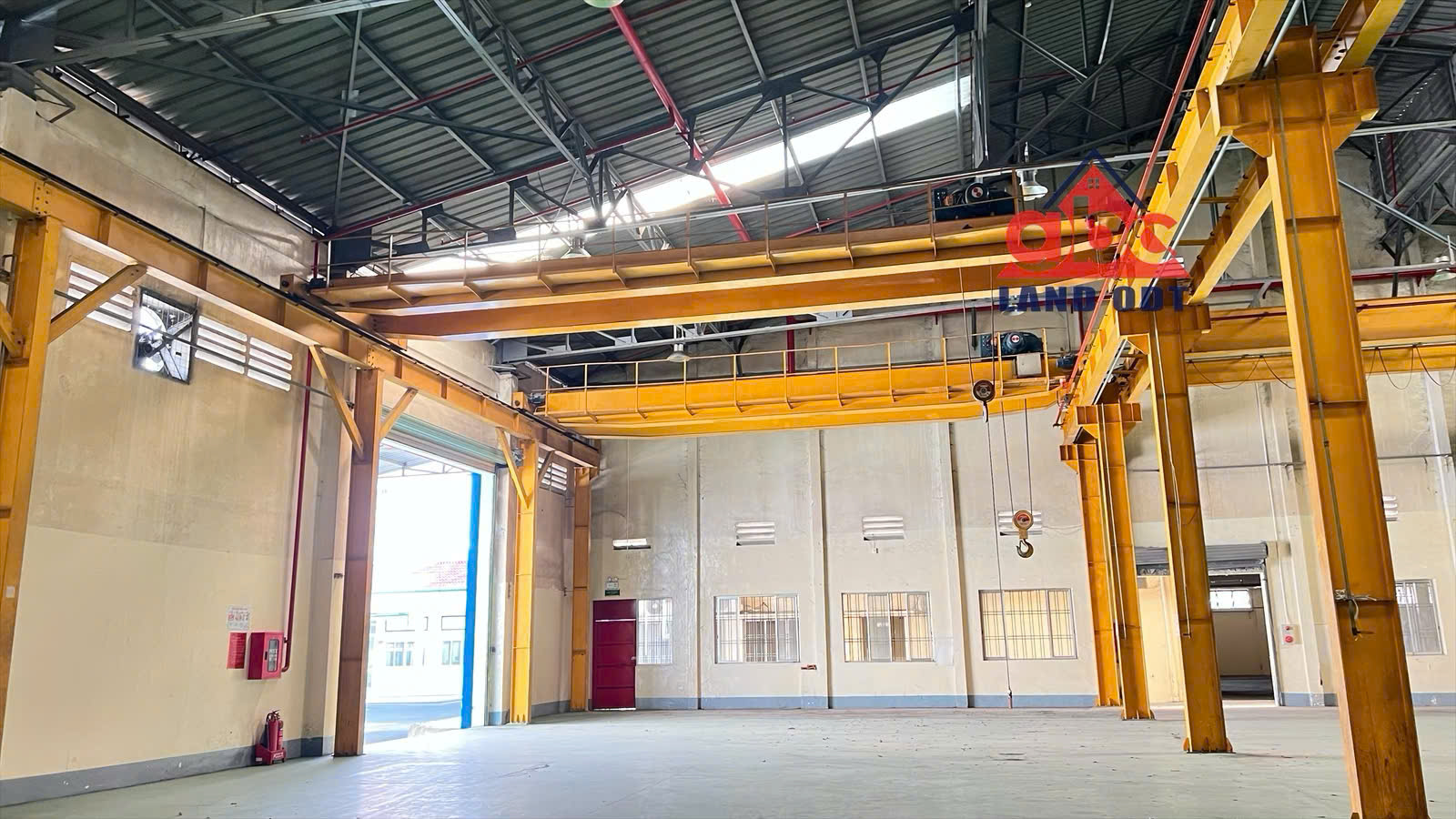 XT119 cho thuê xưởng sản xuất, có sẵn nhiều cầu trục lớn, trống xưởng bàn giao hoạt động liền 16023233