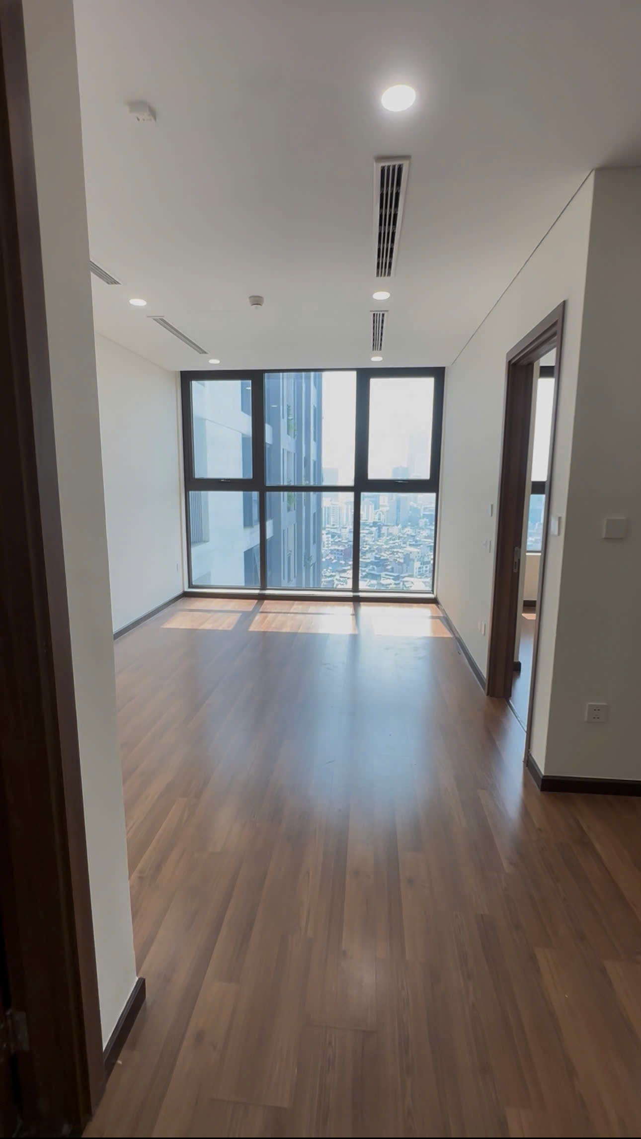 Tôi chính chủ bán gấp căn hộ 2PN tầng 27, view đường Xuân Thủy thoáng đẹp, giá hơn 6 tỷ 16023286