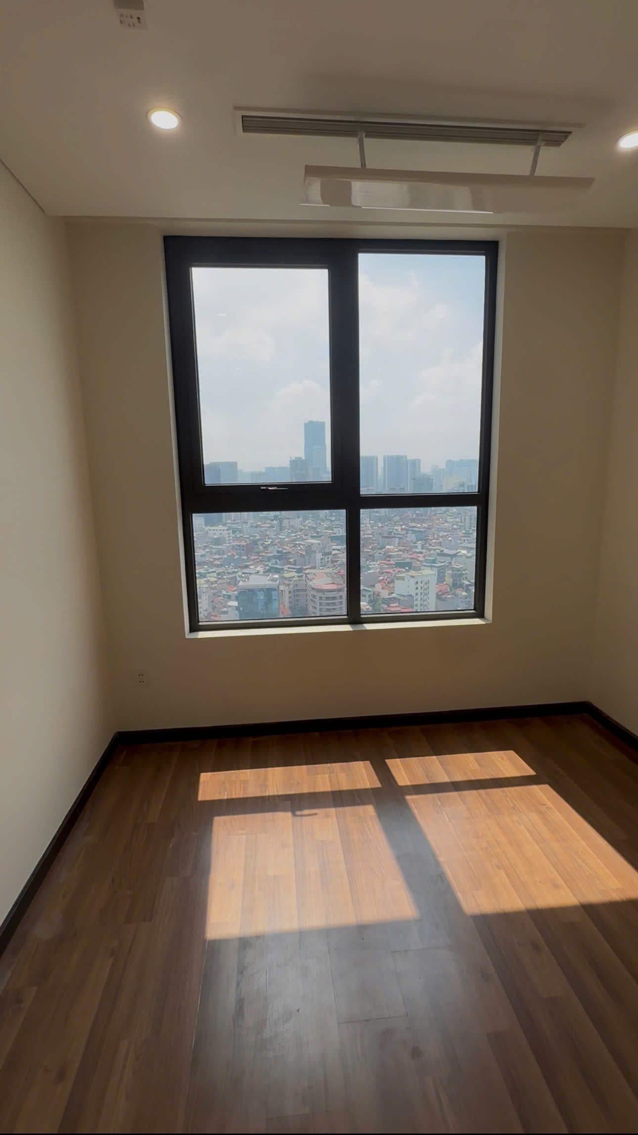 Tôi chính chủ bán gấp căn hộ 2PN tầng 27, view đường Xuân Thủy thoáng đẹp, giá hơn 6 tỷ 16023286