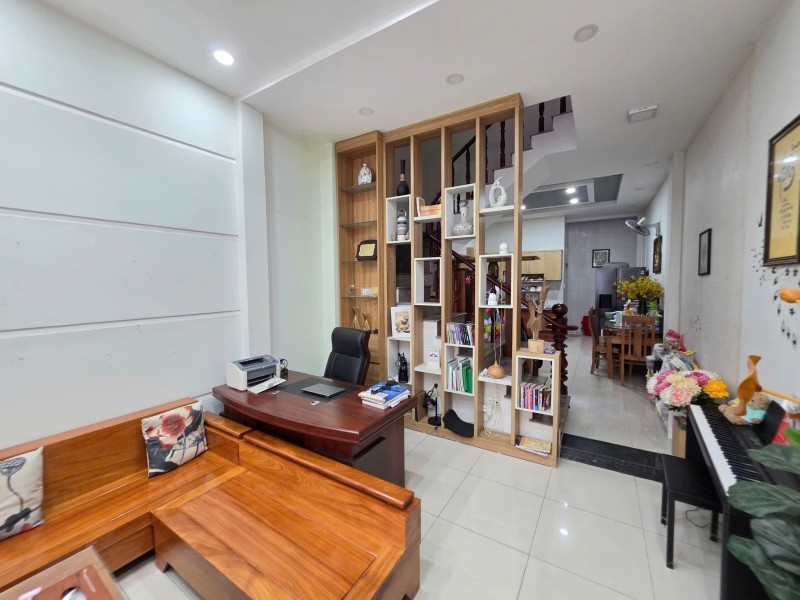 Bán nhà 3 tầng, Quốc Lộ 13, Hiệp Bình Phước, Thủ Đức, TP HCM,  sổ hồng riêng. Giá 7,28 tỷ. 16023442