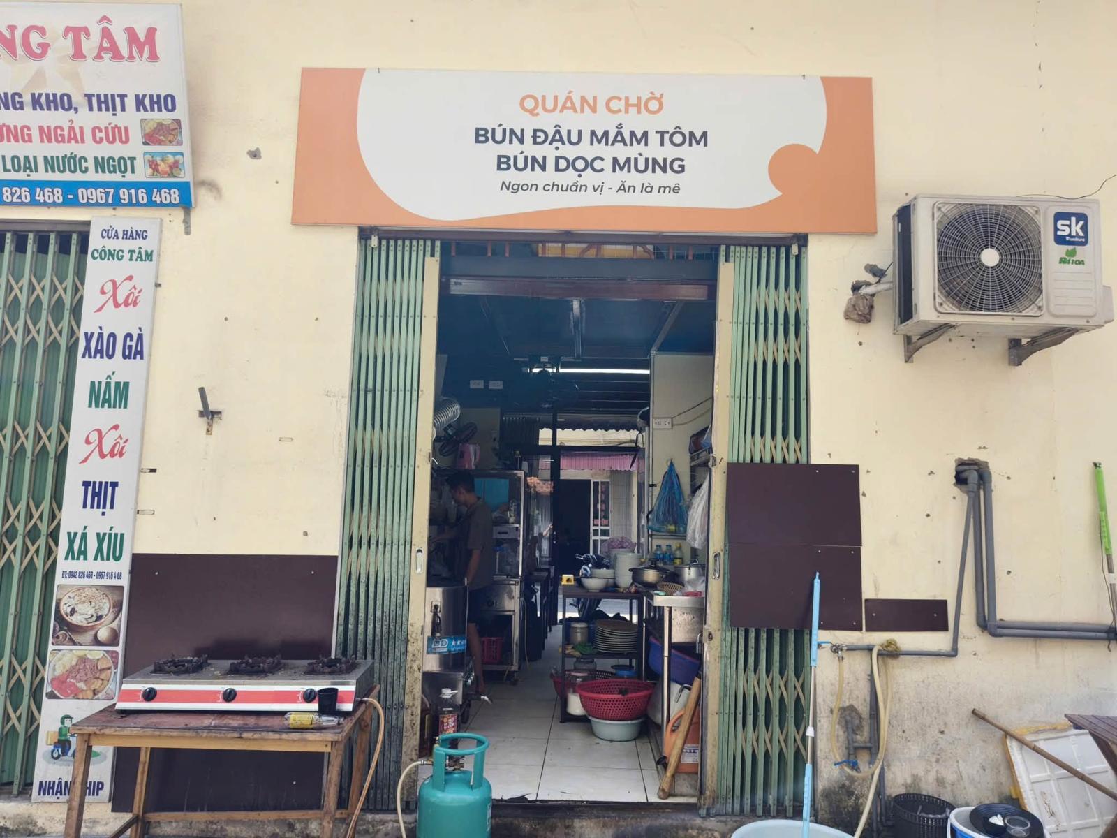 EM CẦN  CHUYỂN NHƯỢNG KIOT HÀNG ĂN HAI MẶT TIỀN NGUYỄN VĂN CỪ, HÀ NỘI 16023494