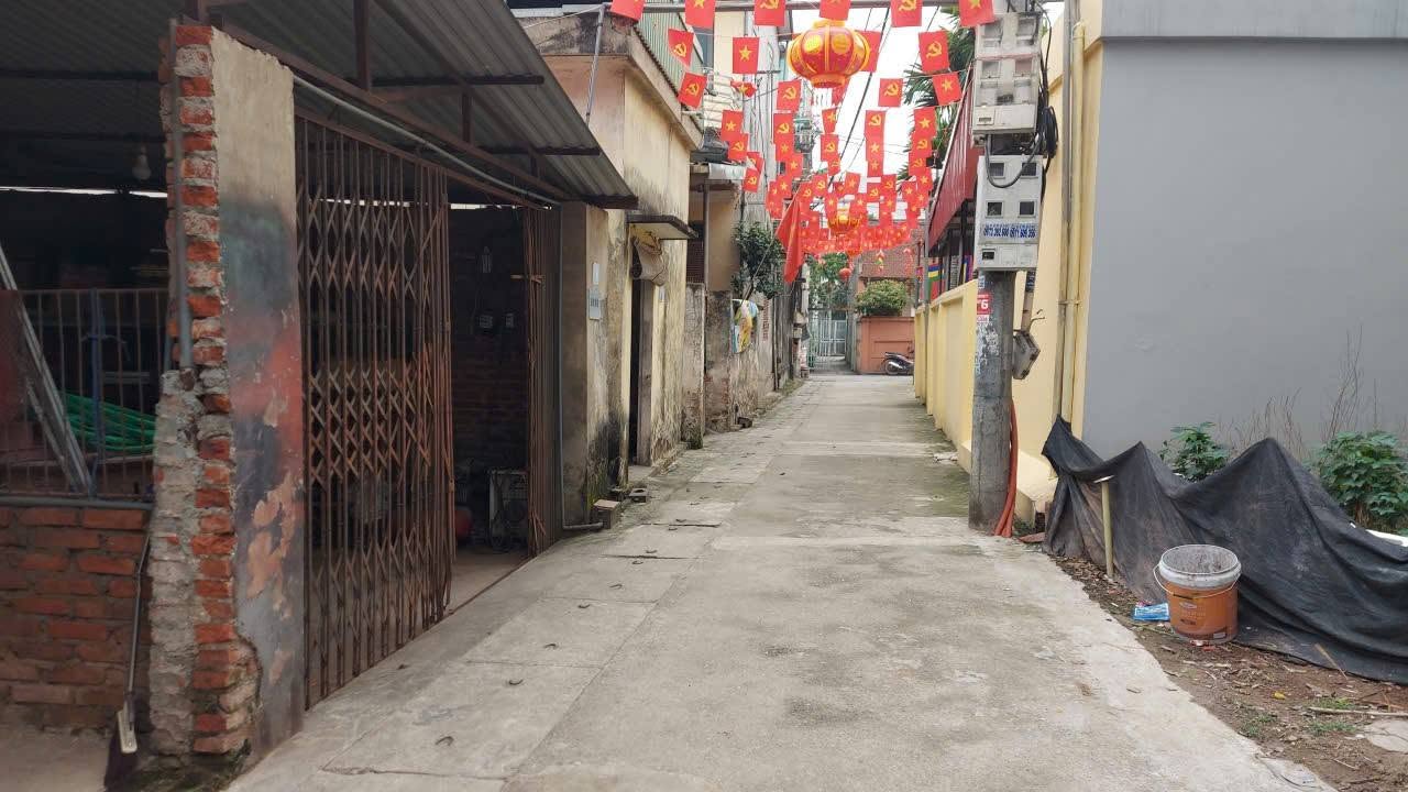  MẢNH ĐẤT NGÕ 351, THỤY PHƯƠNG, BẮC TỪ LIÊM: 33M, MT 3,7M, GIÁ 5,3 TỶ.
 16023613