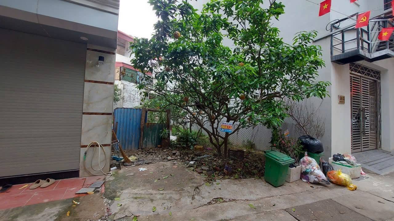  MẢNH ĐẤT NGÕ 351, THỤY PHƯƠNG, BẮC TỪ LIÊM: 33M, MT 3,7M, GIÁ 5,3 TỶ.
 16023613