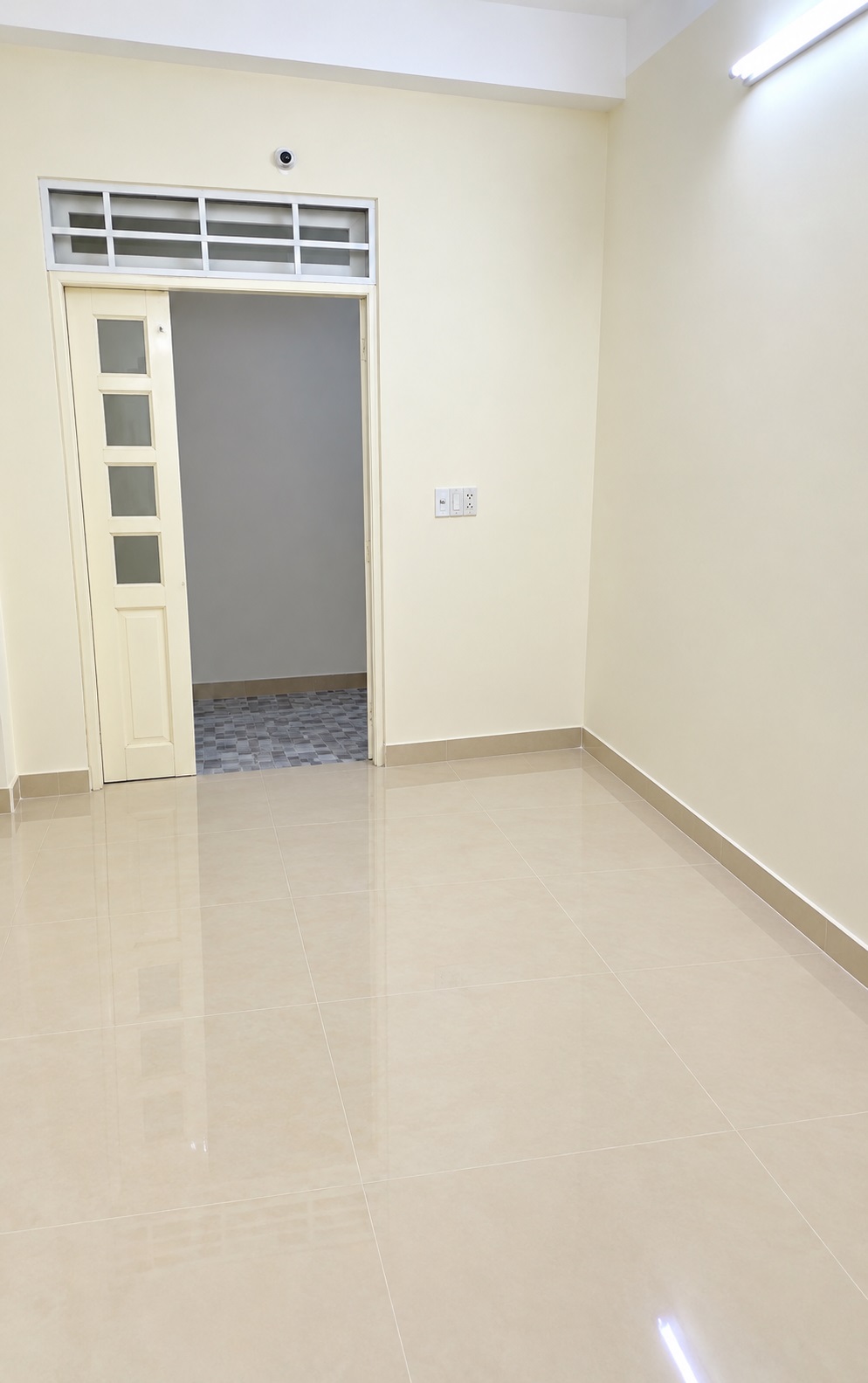CHO THUÊ PHÒNG 18m2 GIÁ TỐT- TIỆN NGHI- AN NINH TẠI NGUYỄN HỮU CẢNH, P.22, Q.BÌNH THẠNH 16023617