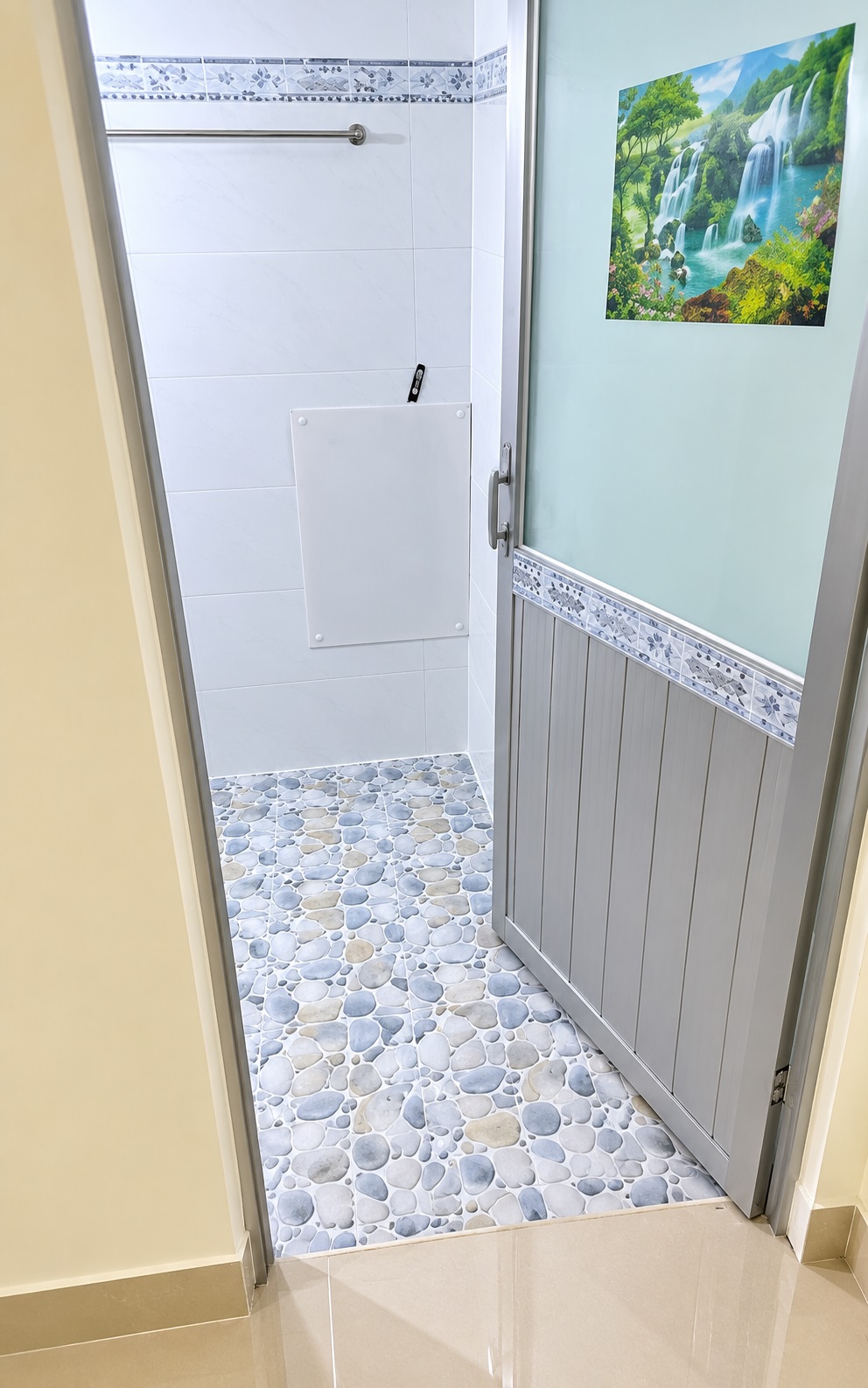CHO THUÊ PHÒNG 18m2 GIÁ TỐT- TIỆN NGHI- AN NINH TẠI NGUYỄN HỮU CẢNH, P.22, Q.BÌNH THẠNH 16023617