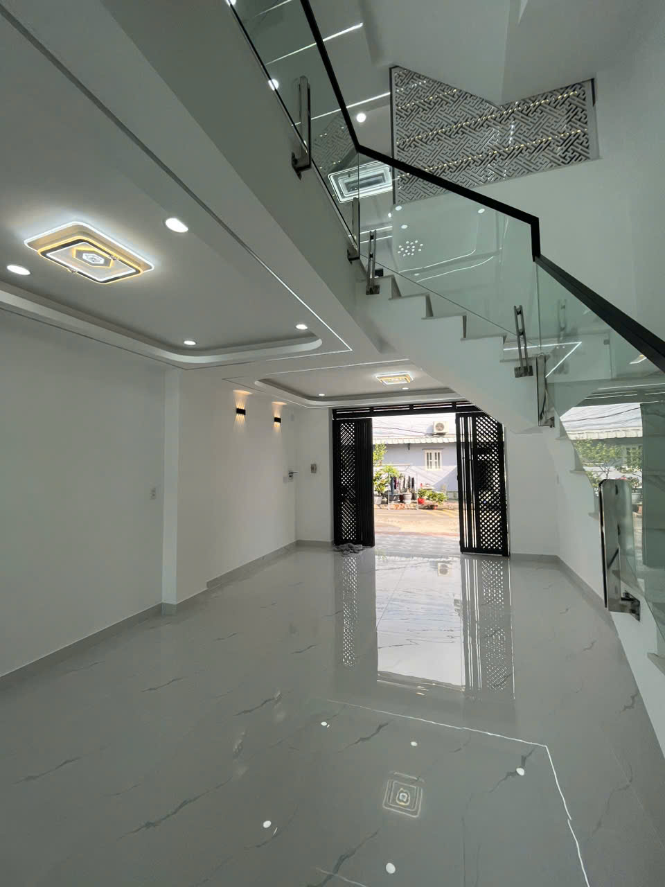 BÁN NHÀ MẶT TIỀN NGUYỄN THỊ TÔM – ĐÔNG THẠNH 7-3 4PN, 4WC GIÁ 6,5 TỶ 16023780