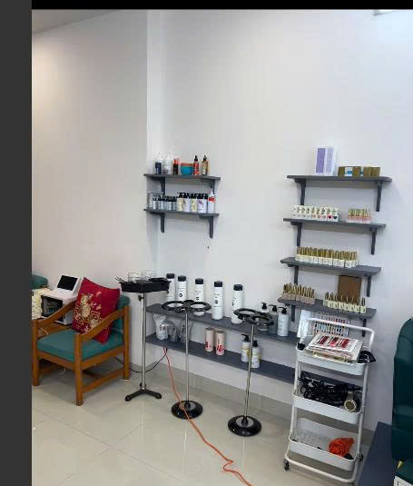 Do chủ tiệm có kế hoạch đi nước ngoài nên cần sang gấp tiệm Spa – Hair – Nail  Vị trí: Khu đô thị 16023793