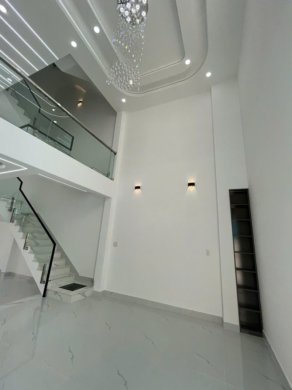 SIÊU PHẨM NHÀ PHỐ HIỆN ĐẠI HÓC MÔN – FULL NỘI THẤT VIP, CHỈ 6,5 TỶ! 16023852