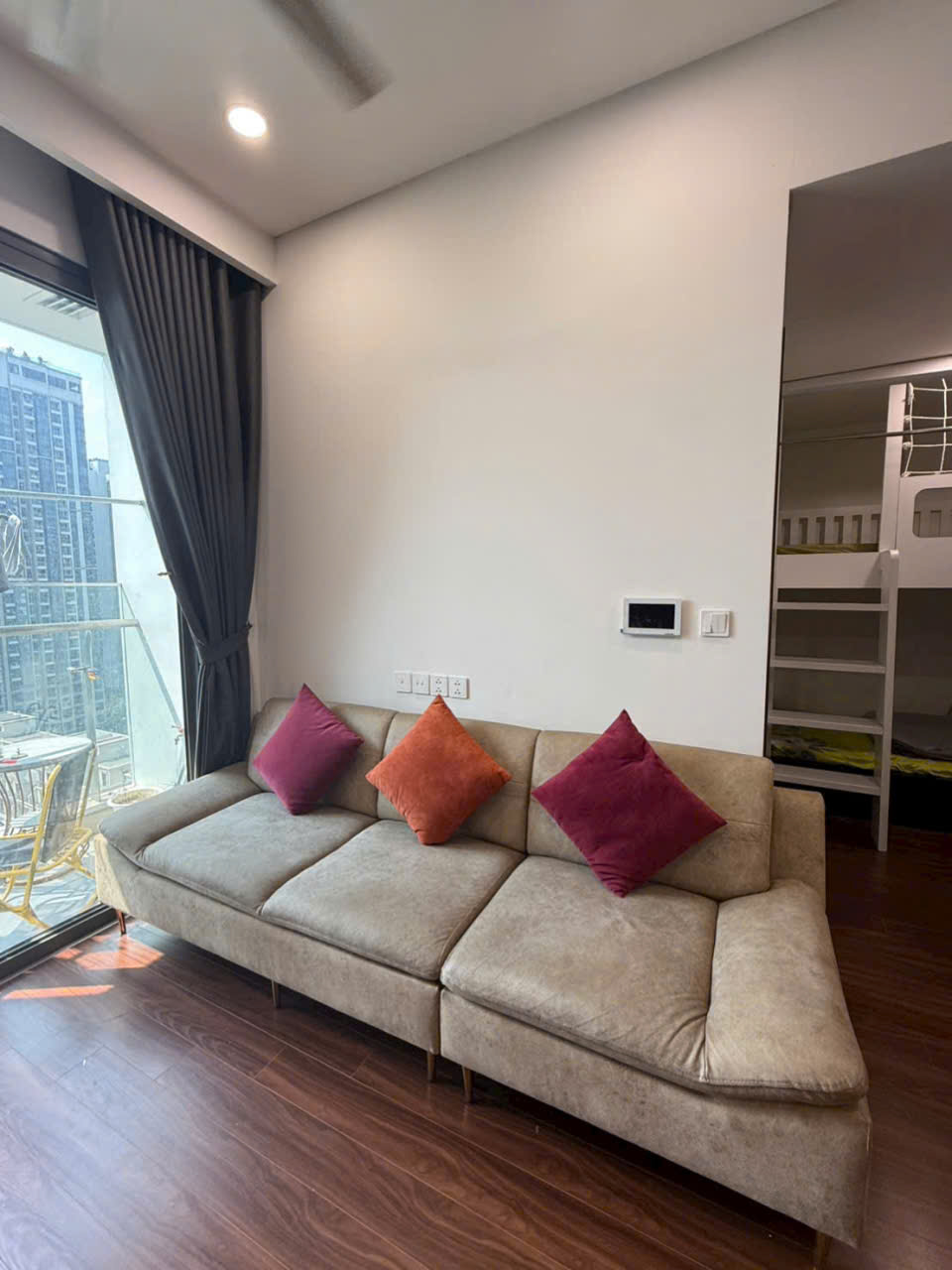 Chính chủ cho thuê căn 1PN+1 tại Vinhomes Ocean Park1 Mastrise toà H3 16024064
