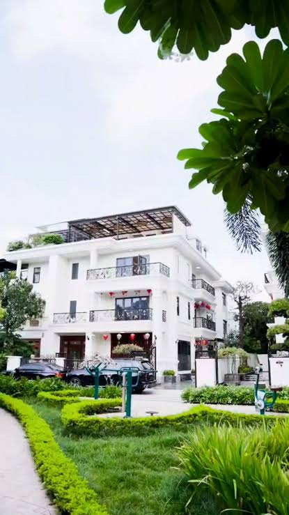 Bán biệt thự Vinhome Gardenia Hàm Nghi 283m², mt 14m giá 189tỷ, cầu thang máy 16024092
