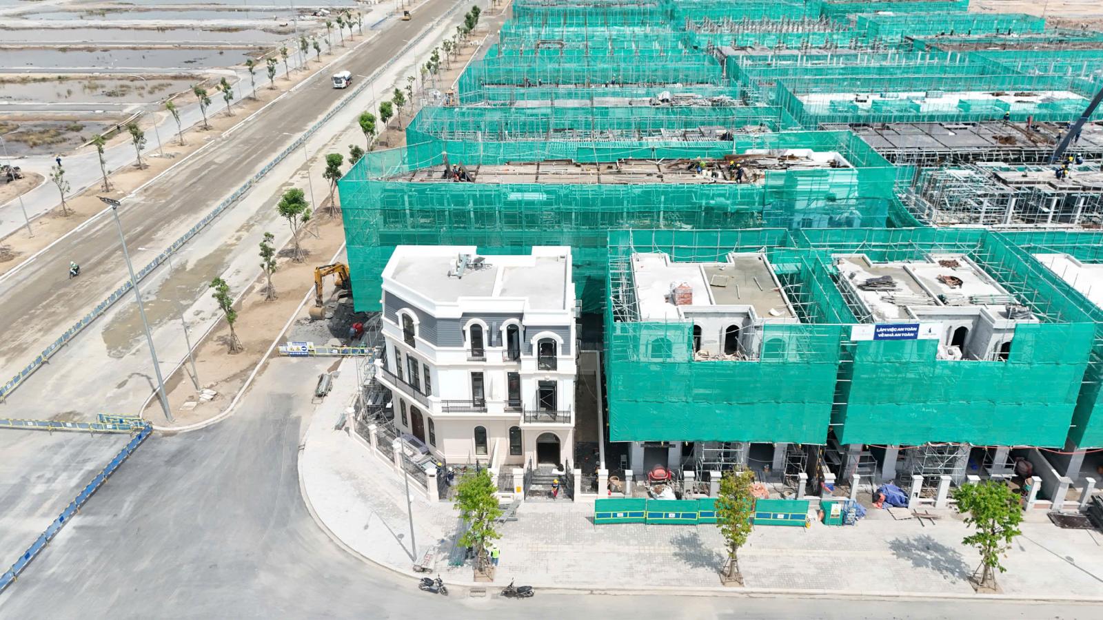 Bán nhà phố Vinhomes, DT 150m2, 1 trệt 3 lầu, giá 5,5 tỷ/căn, chiết khấu 13%. 16024148