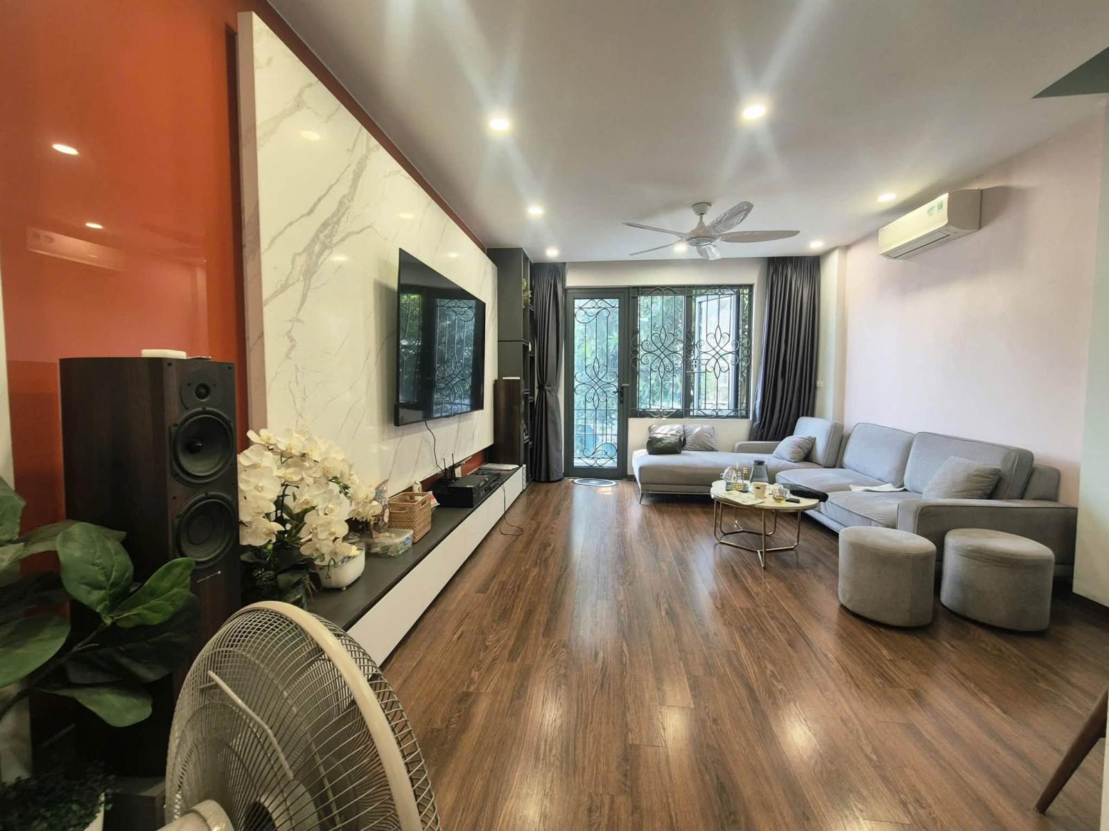 Bán nhà mặt phố Trần Quốc Toản, 60m2, 4 tầng, mặt tiền 4m, 47.8 tỉ, kinh doanh đỉnh 16024183