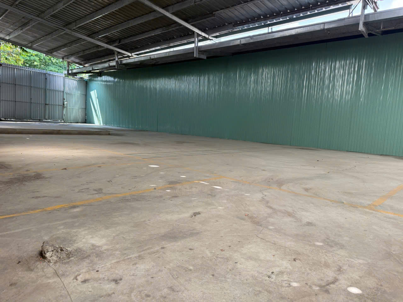 CHO THUÊ KHO 363M² – XE TẢI 10 TẤN RA VÀO THOẢI MÁI – CHỈ 16 TRIỆU/THÁNG! 16024193