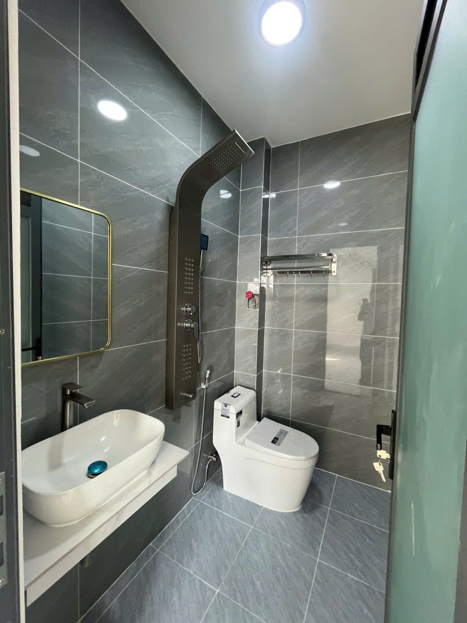 NHÀ MẶT TIỀN NGANG 5M – 231,4M² SÀN – 4PN, 4WC – GIÁ CÒN THƯƠNG LƯỢNG 16024205