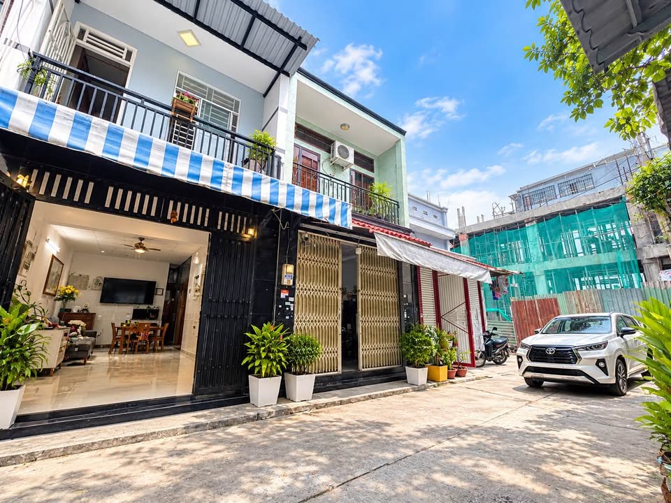 GIÁP AEON TÂN PHÚ – 2 MẶT HẺM XE HƠI – NHÀ 2 TẦNG 61M² CHỈ 5.4 TỶ THƯƠNG LƯỢNG 16024226