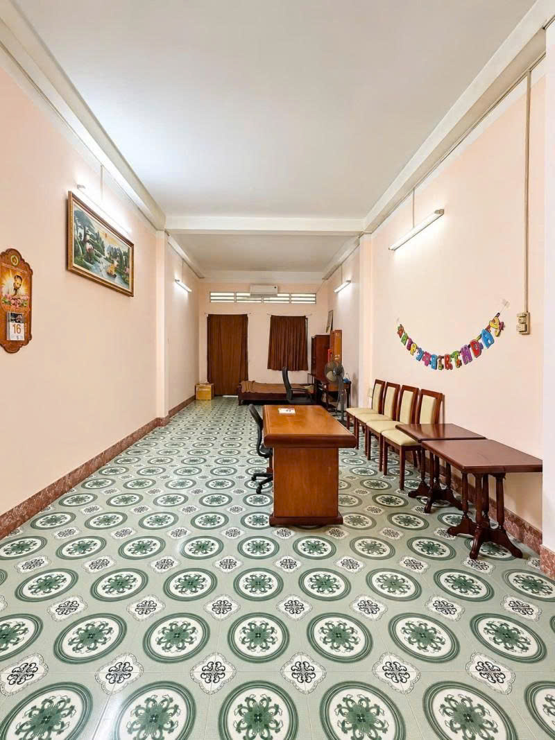 Bán nhà Mặt tiền Cộng Hòa - gần Hoàng Hoa Thám, 4x20m, 1 chủ, Sổ A4, 4 Tầng, 26,5 Tỷ 16024245
