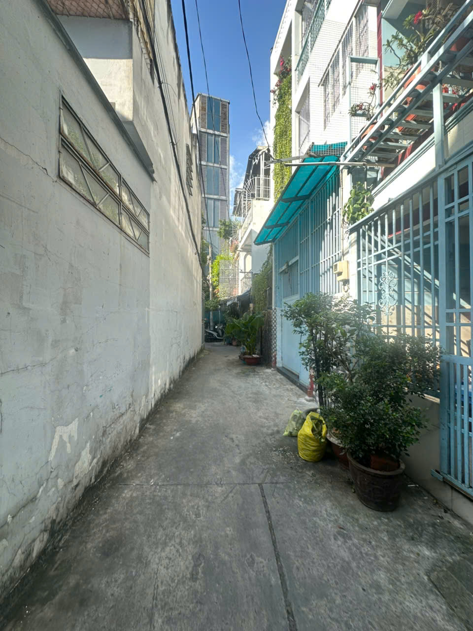 BÁN NHÀ 3 TẦNG QUẬN 6 – 40M², 4 PHÒNG NGỦ – HẺM XE HƠI THÔNG – GIÁ CHỈ 4 TỶ XÍU 16024312