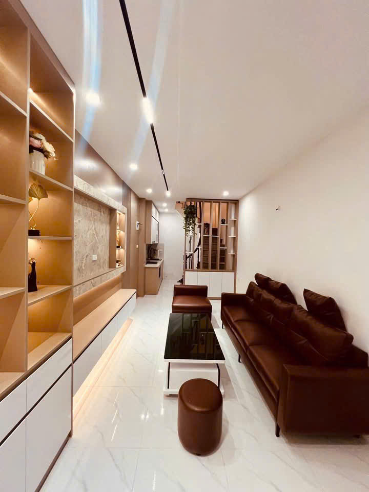 Cho thuê nhà 5 tầng ở Kim Ngưu, đầy đủ nội thất 16024362