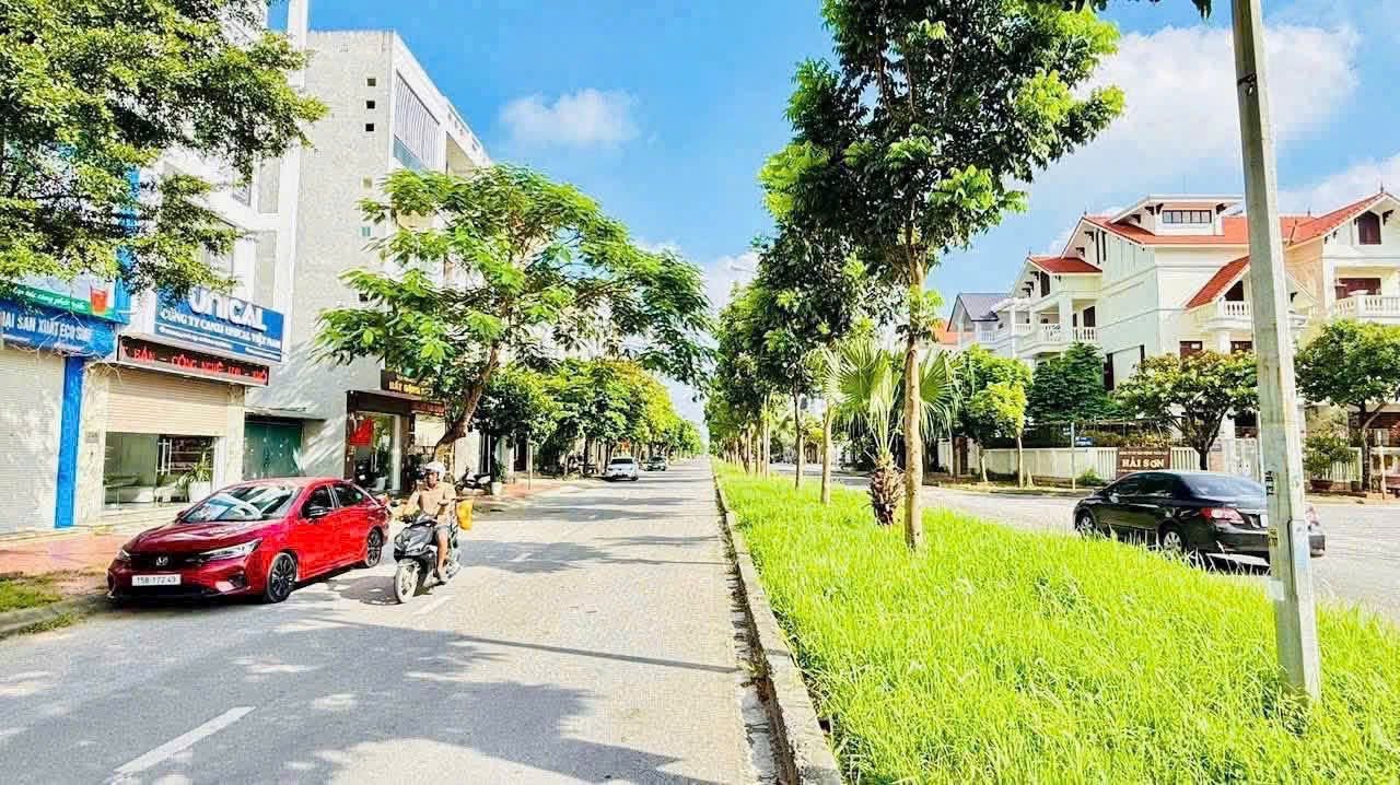 Bán đất lô góc mặt đường Hoàng Quốc Việt, ph Thanh Bình, TP HD, 75m2, mt rộng, 5.x tỷ 16024387