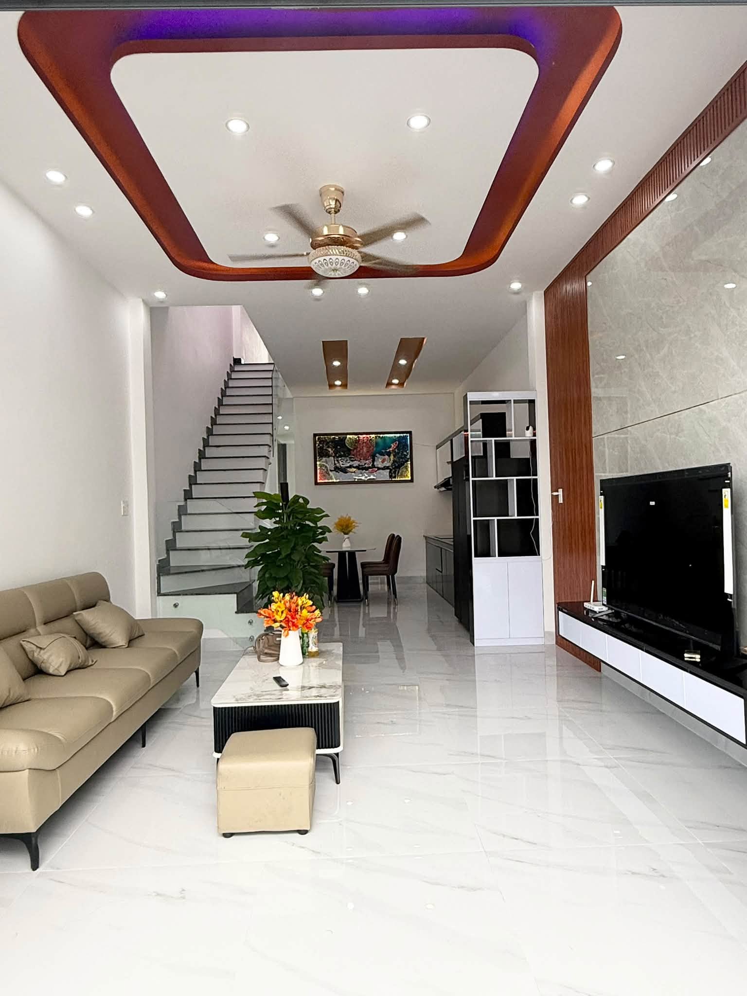 🔴💥Bán ngôi nhà 2 tầng đúc kiệt Ô TÔ K546 Tôn Đản 16024409